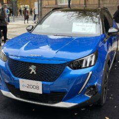 Peugeot e-2008 156 KM 51 kWh (2019) – widok z przodu
