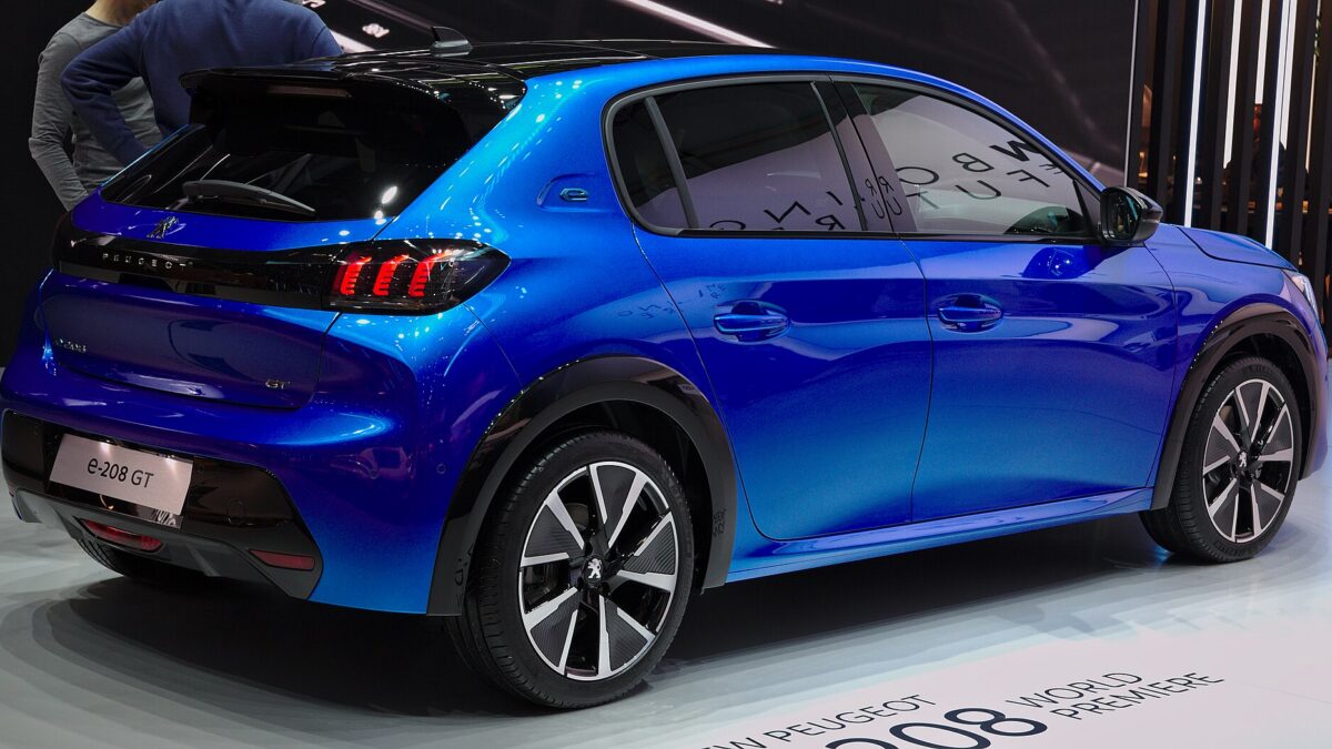 Peugeot e-208 136 KM 46 kWh (2019) – zdjęcie 1