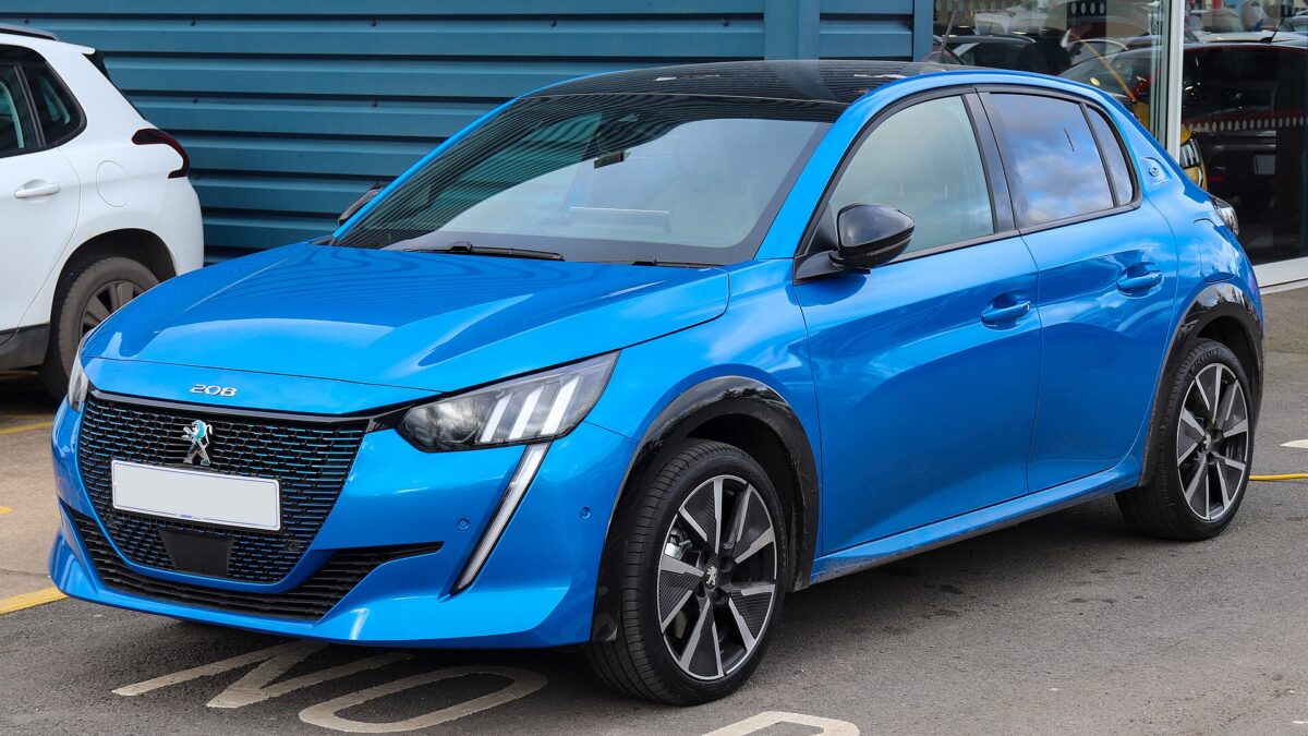 Peugeot e-208 136 KM 46 kWh (2019) – widok z przodu