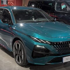 Peugeot e-308 156 KM 55 kWh (2023) – zdjęcie 1