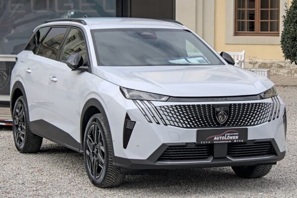 Peugeot e-5008 (2024) – widok z przodu