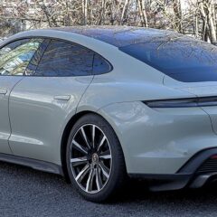 Porsche Taycan Taycan 4 (2019) – widok z boku