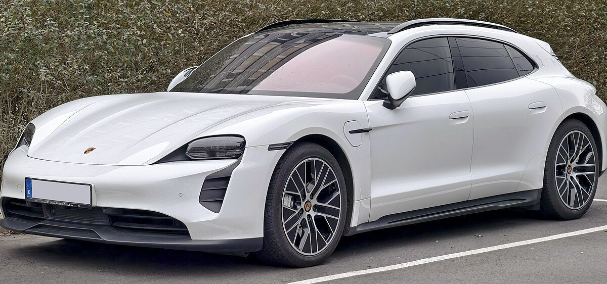 Porsche Taycan Sport Turismo Taycan 4S Sport Turismo (2021) – widok z przodu