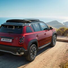 Renault 4 E-Tech 120 KM 40 kWh (2025) – widok z tyłu
