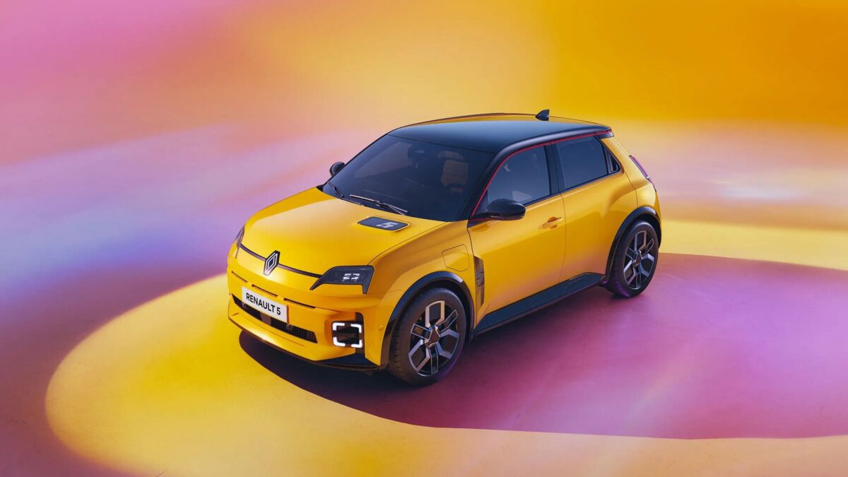 Renault 5 E-Tech 120 KM 40 kWh (2024) – widok z przodu