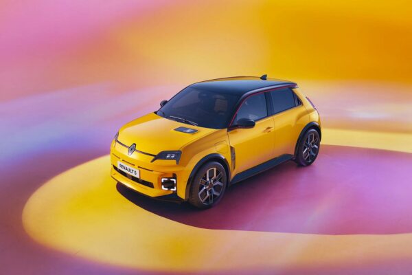 Renault 5 E-Tech (2024) – widok z przodu
