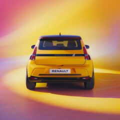 Renault 5 E-Tech 120 KM 40 kWh (2024) – widok z tyłu