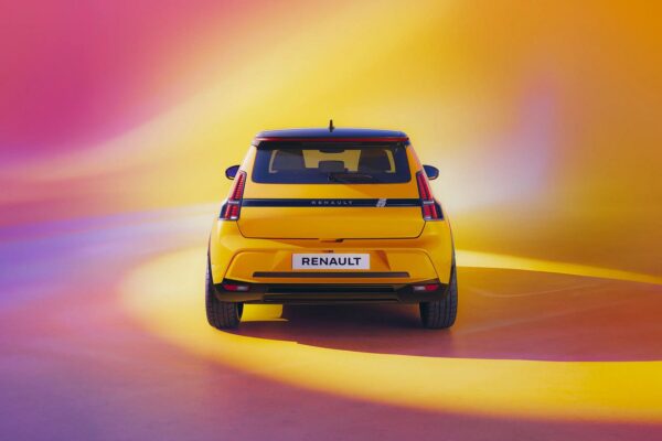 Renault 5 E-Tech (2024) – widok z tyłu