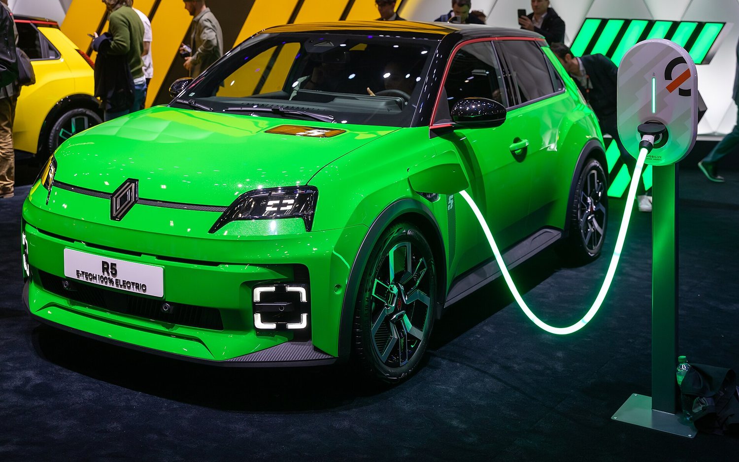 Renault 5 E-Tech Electric, miejski samochód elektryczny, widok z przodu