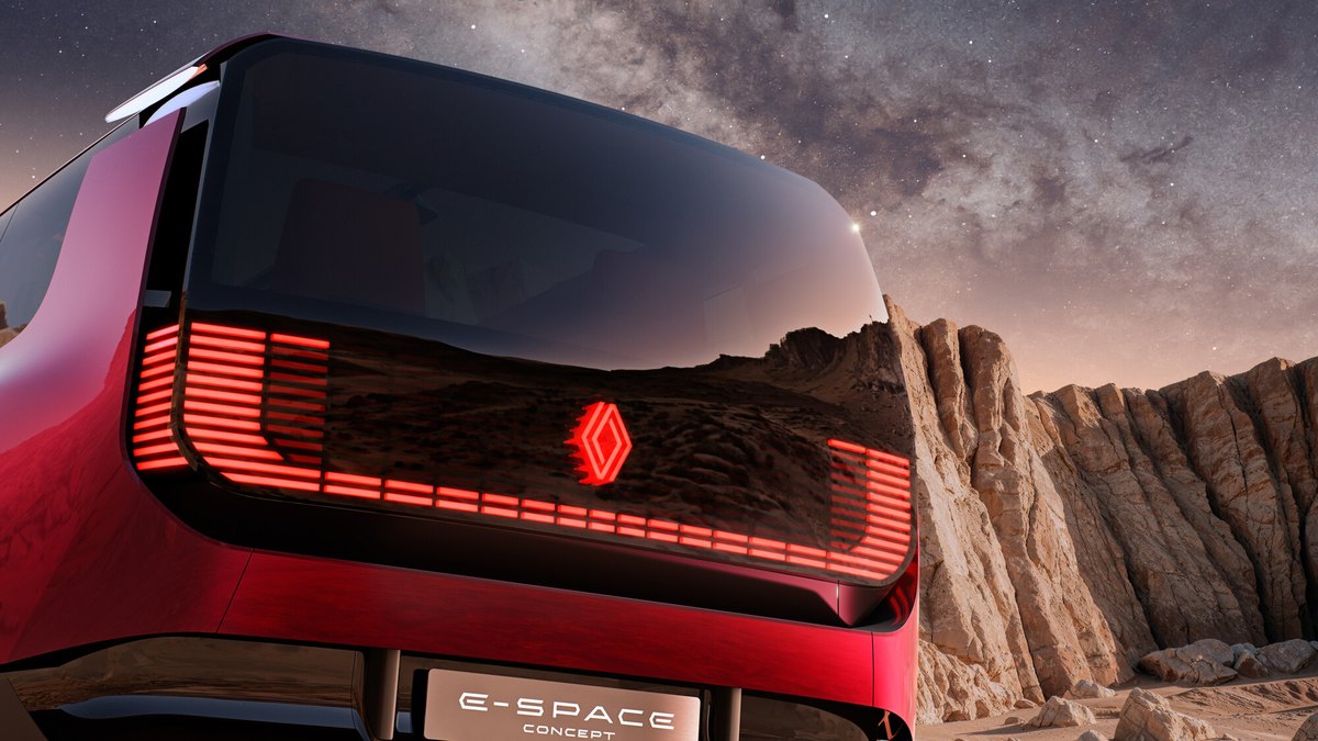 Tył konceptu Renault E-Space Concept z U-kształtnymi światłami i podświetlanym logo