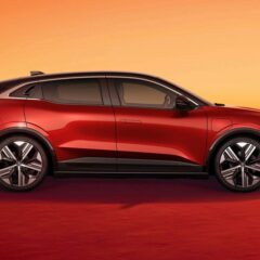 Renault Mégane E-Tech 220 KM 60 kWh (2022) – widok z boku