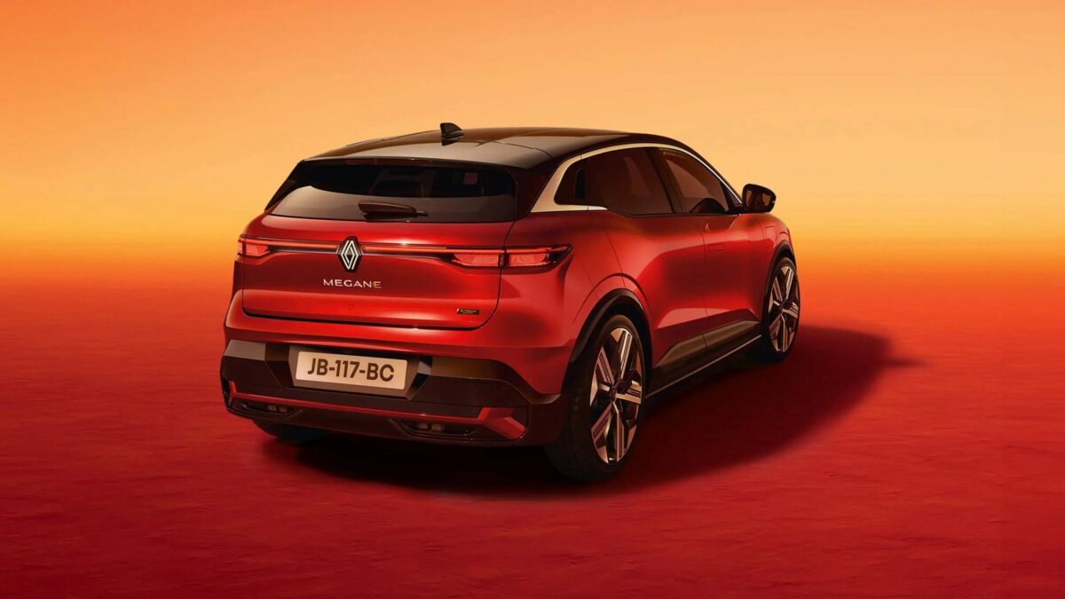 Renault Mégane E-Tech 220 KM 60 kWh (2022) – widok z tyłu