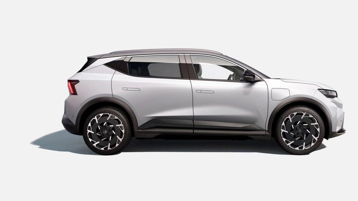 Renault Scénic E-Tech – widok z boku