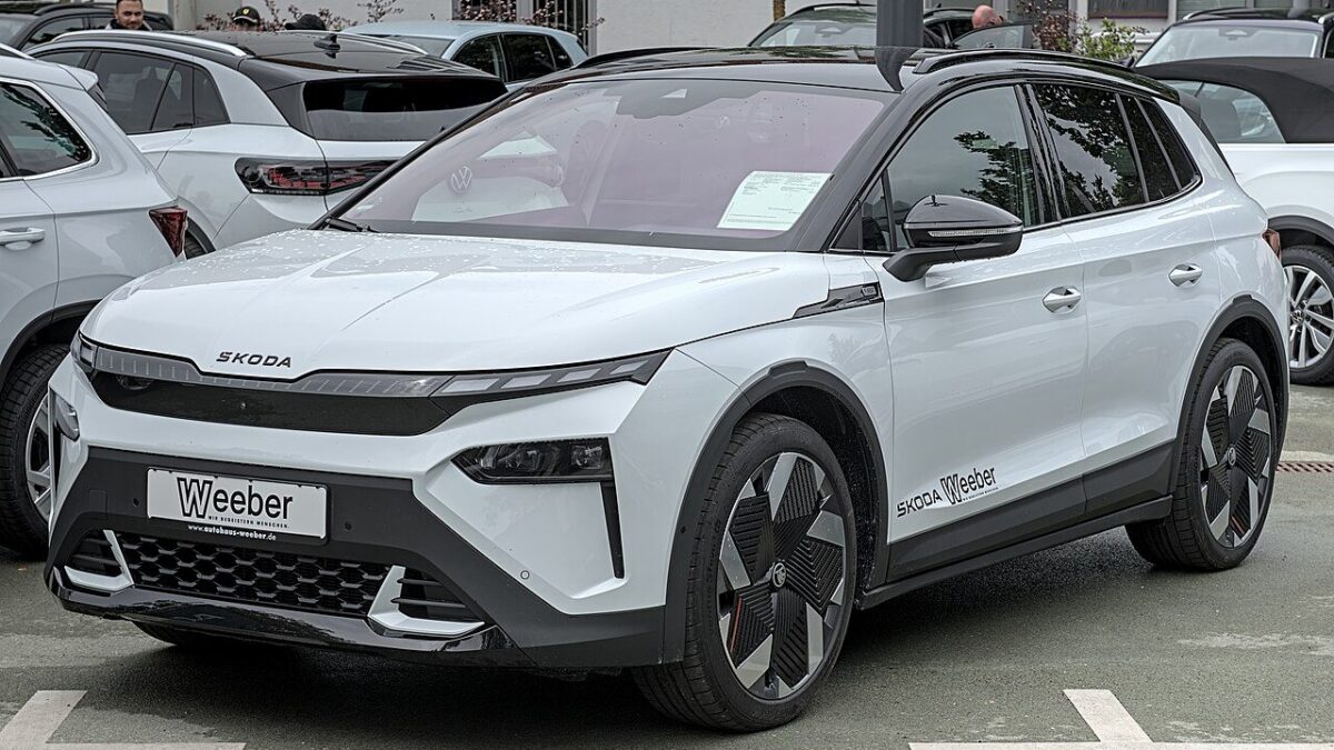 Škoda Elroq – widok z boku