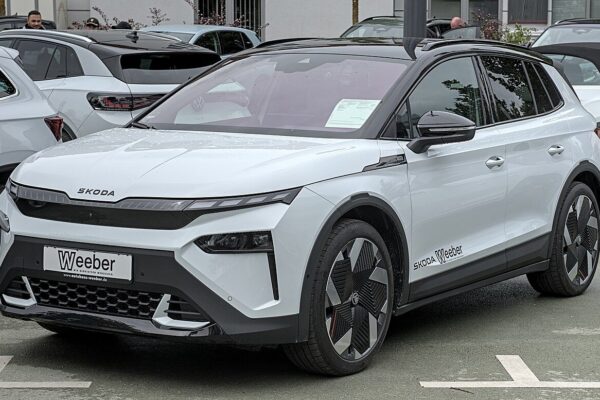 Škoda Elroq – widok z boku