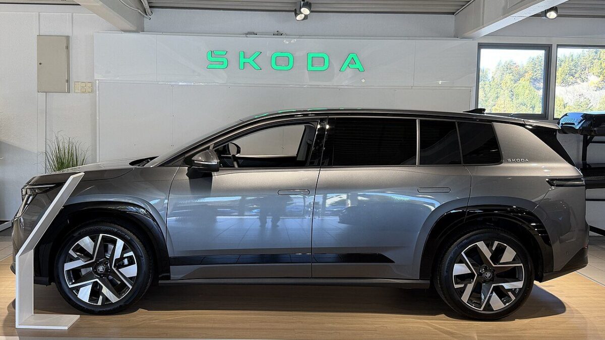 Škoda Peaq – widok z boku