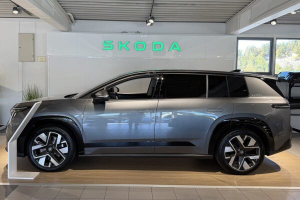 Škoda Peaq – widok z boku