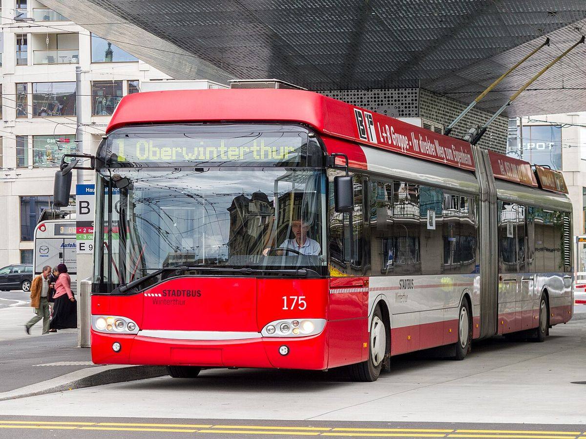 Trolejbus Solaris Trollino 18 na trasie w Winterthur