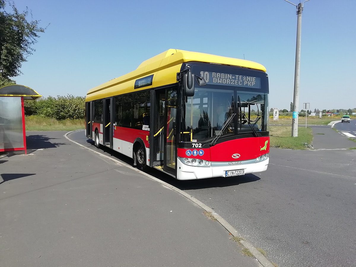 Elektryczny autobus Solaris Urbino 12 electric na linii miejskiej w Inowrocławiu
