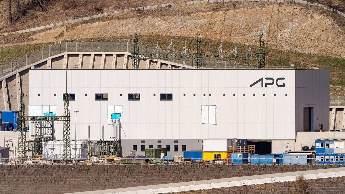 Stacja elektroenergetyczna najwyższych napięć, przykład miejsca przyłączenia magazynów wymagających pracy grid-forming