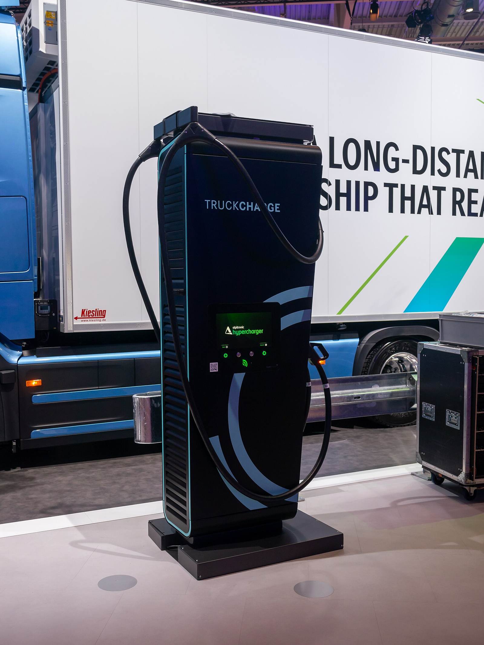 Stacja ładowania ciężarówek: ładowarka TRUCKCHARGE o dużej mocy na targach IAA 2024