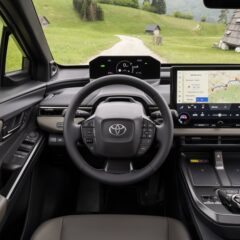 Toyota bZ4X Touring 224 KM 74,7 kWh (2025) – wnętrze
