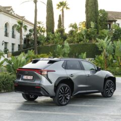 Toyota bZ4X 167 KM 57,7 kWh (2022) – widok z tyłu