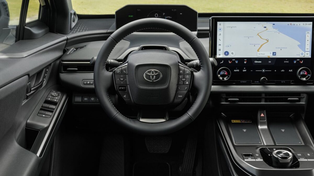 Toyota bZ4X 167 KM 57,7 kWh (2022) – wnętrze