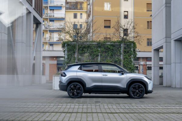 Toyota Urban Cruiser – widok z boku