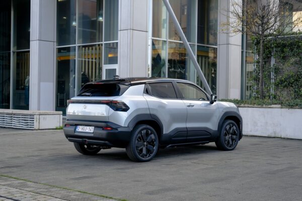 Toyota Urban Cruiser (2025) – widok z tyłu