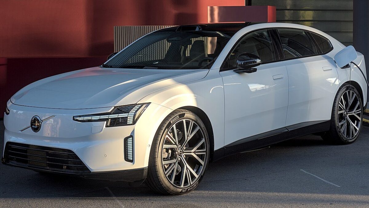Volvo ES90 Single Motor Extended Range Core (2025) – zdjęcie 1