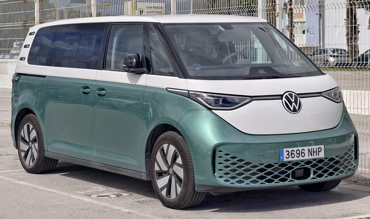 Volkswagen ID. Buzz Lang Pro, wersja z wydłużonym rozstawem osi, widziany z przodu