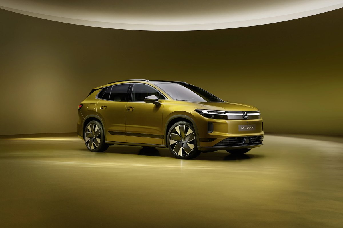 Volkswagen ID. Tiguan z prawej strony — nowy elektryczny SUV klasy średniej