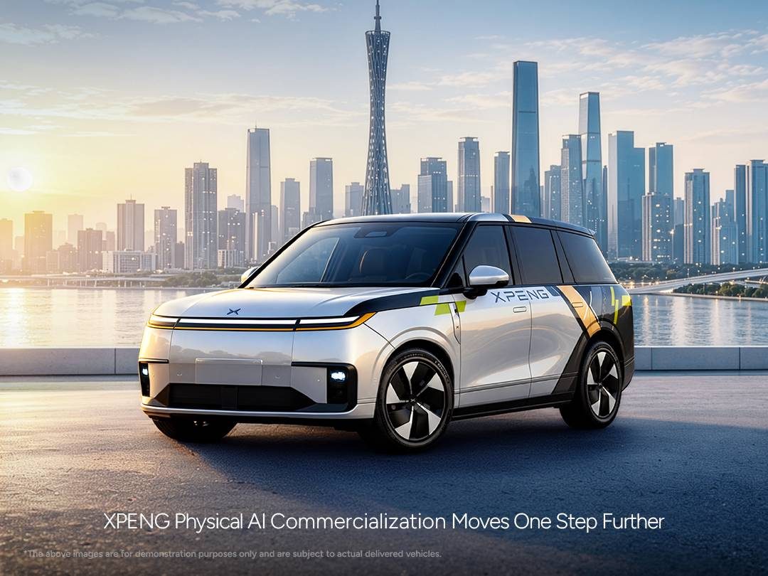 XPeng YOYO, elektryczny robotaxi, na tle wieżowców Kantonu