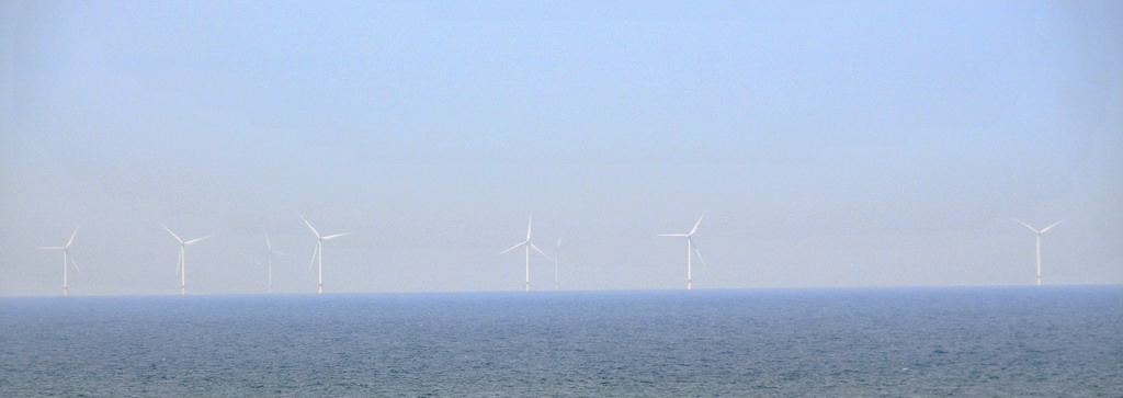 Zeevonk: turbiny morskiej farmy wiatrowej na Morzu Północnym u wybrzeży Holandii